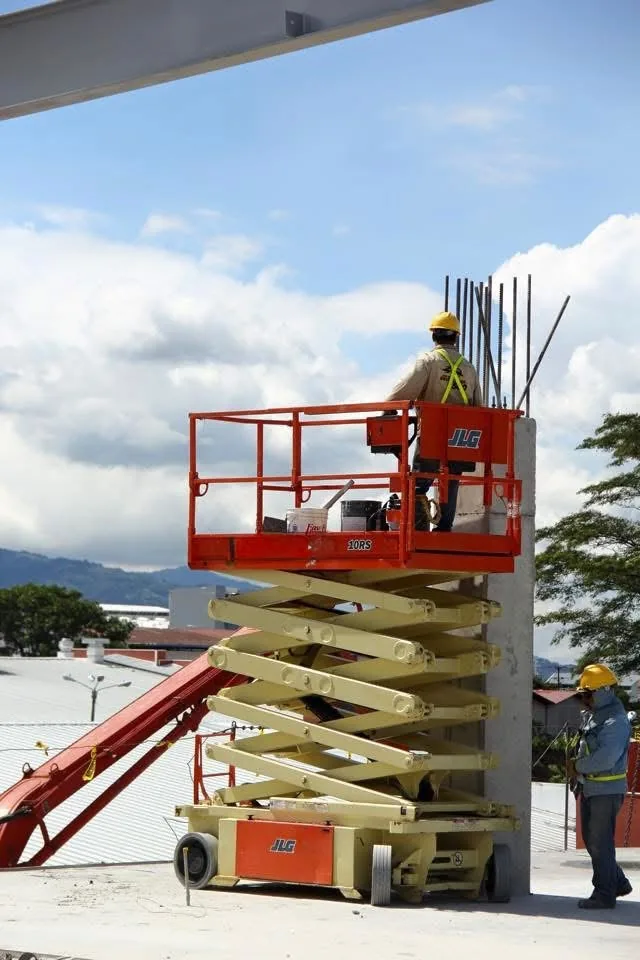 Plataformas trabajando en altura